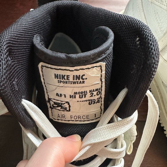 AF1 HI UT 2.0 - Picture 5 of 8